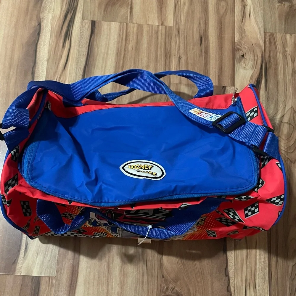 NWT Vintage NASCAR Looney Tunes Taz “Eat My Dust” Duffle Bag 15x10x9 Rare